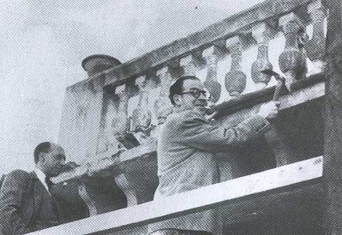 Francesc de Sales Aguiló i Emili Darder als enderrocaments per a l'apertura del carrer Gilebert de Centelles
